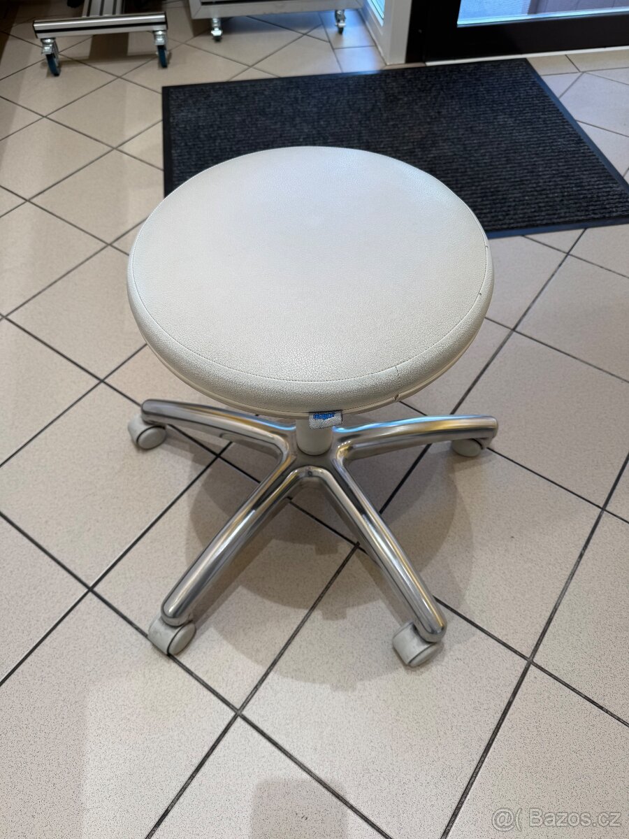 Zdravotní profesionální otočné židle, kožené. TOP STAV - 2