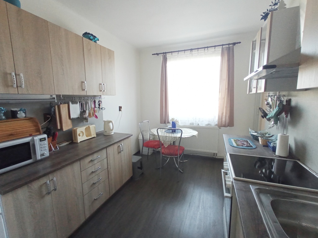 Byt 3+1 se zahradou a parkovacím stáním, Samšina u Jičína - 2