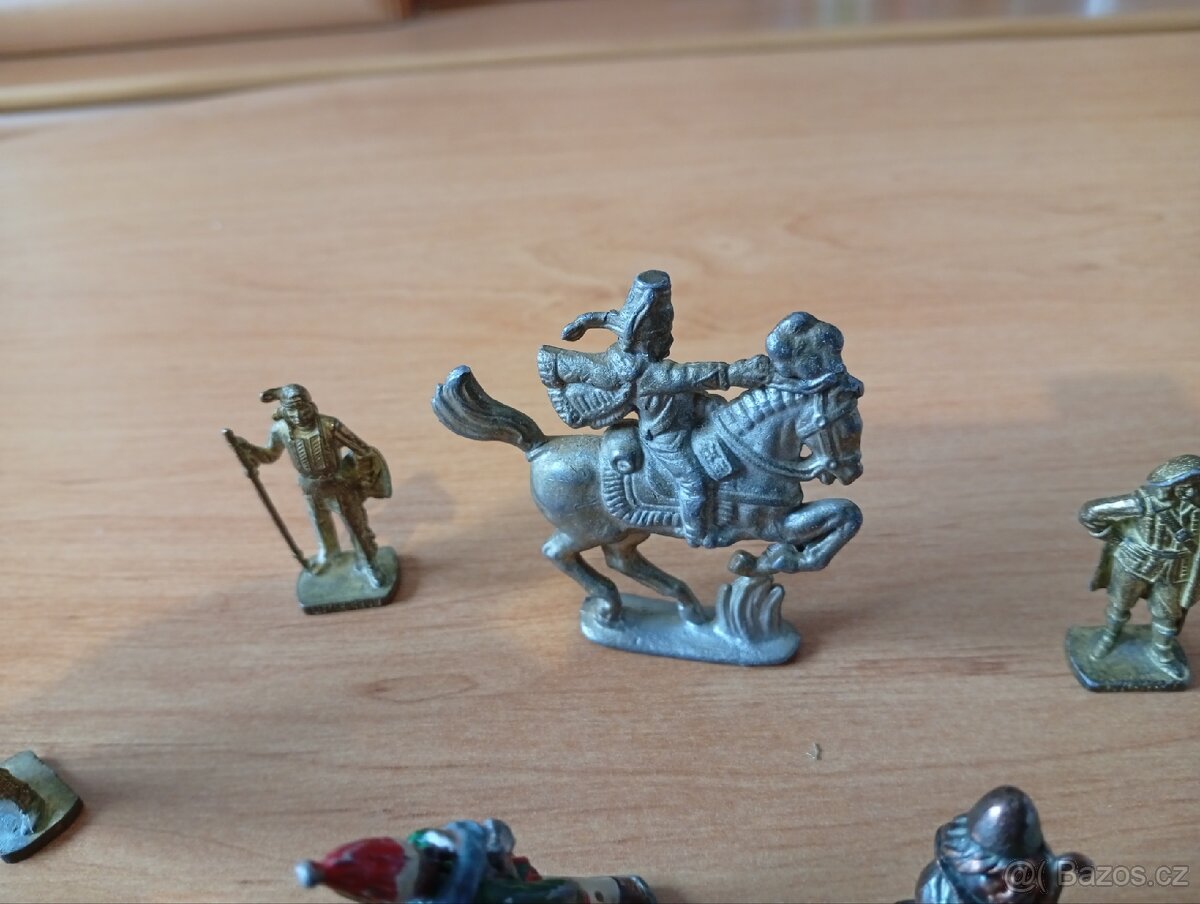 Retro hračky - kovový figurky - 2