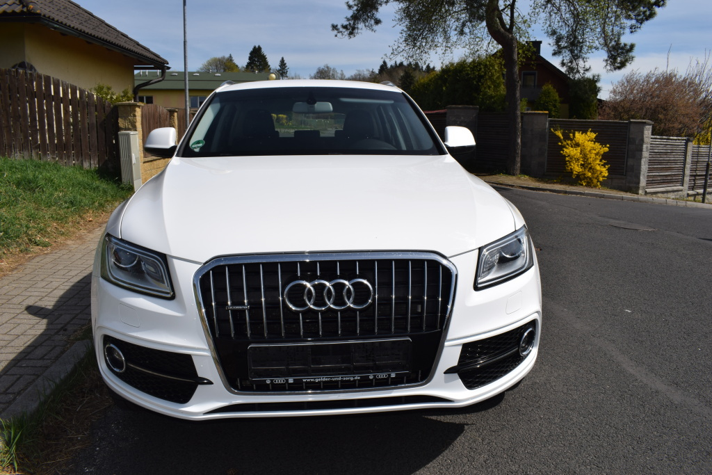 Audi Q5 2.0 TFSI S-Line Quattro MANUÁL TAŽNÉ Bi-Xenony záruk - 2