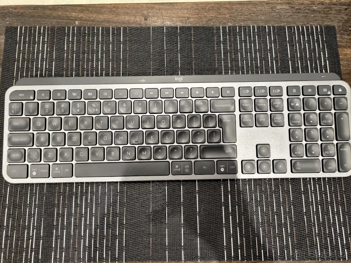 Logitech MX Keys - super stav - 2