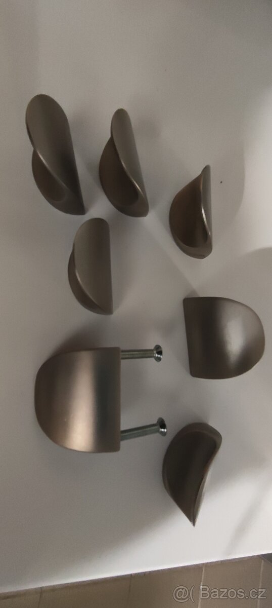 Kování ke komodě 7 ks - 2