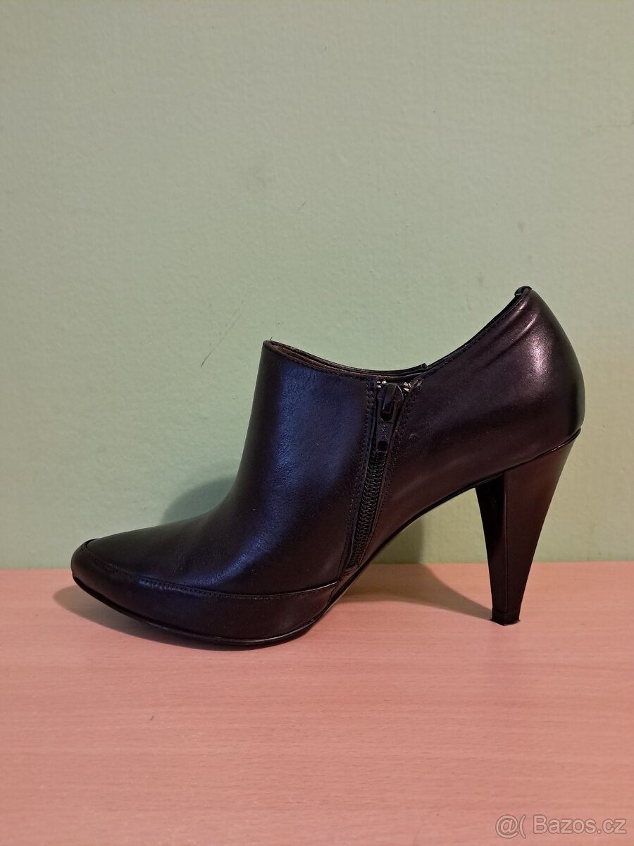 Dámské boty na podpatku Baťa 38 - 2