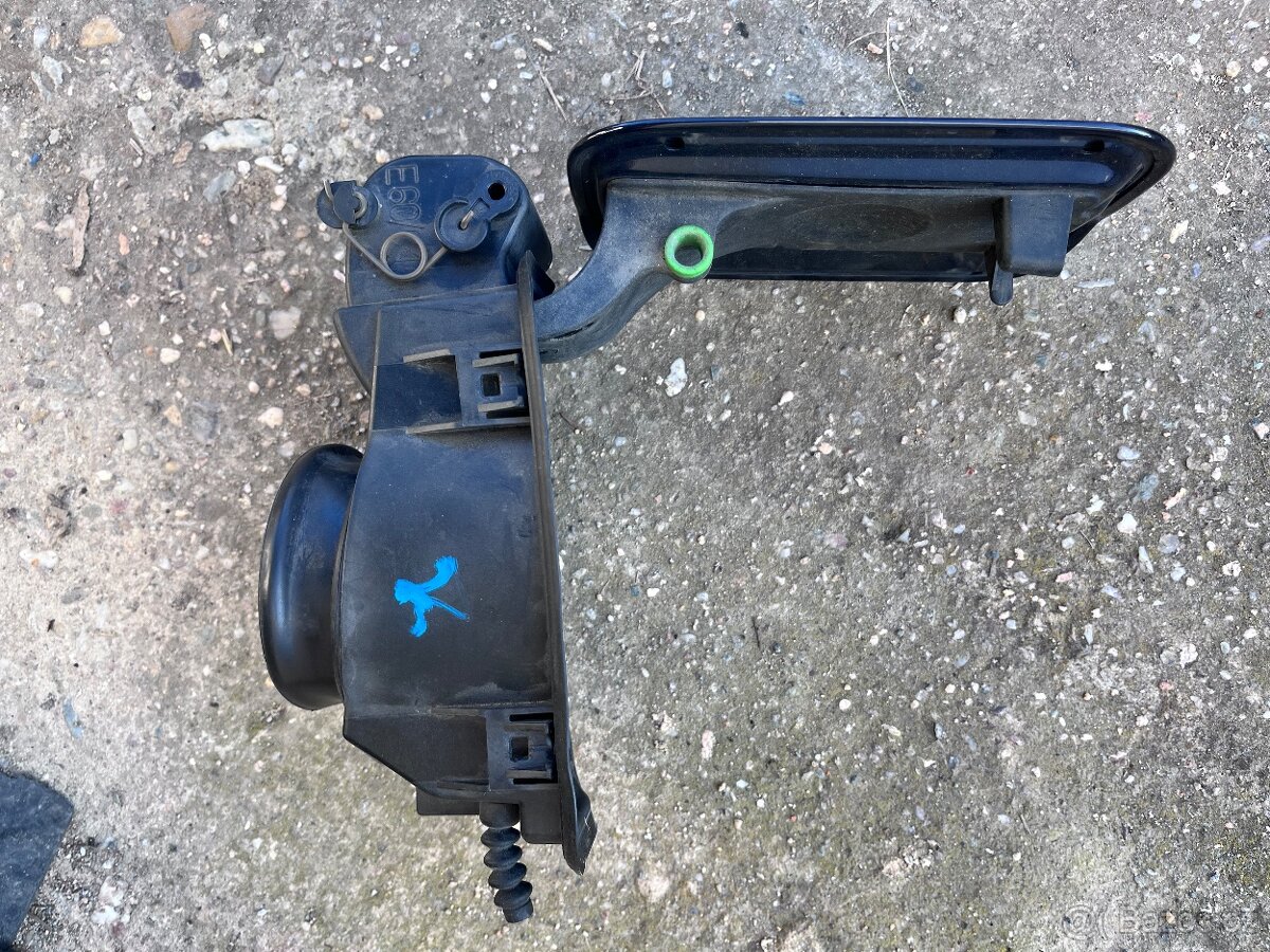 Prodám víčko nádrže BMW E60 - 2
