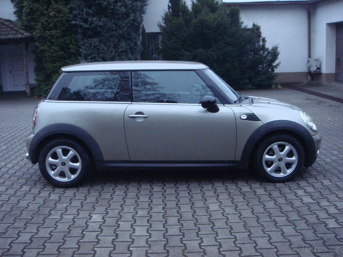 Mini Cooper R56 1.4i 70kw 2009 133tkm - 2