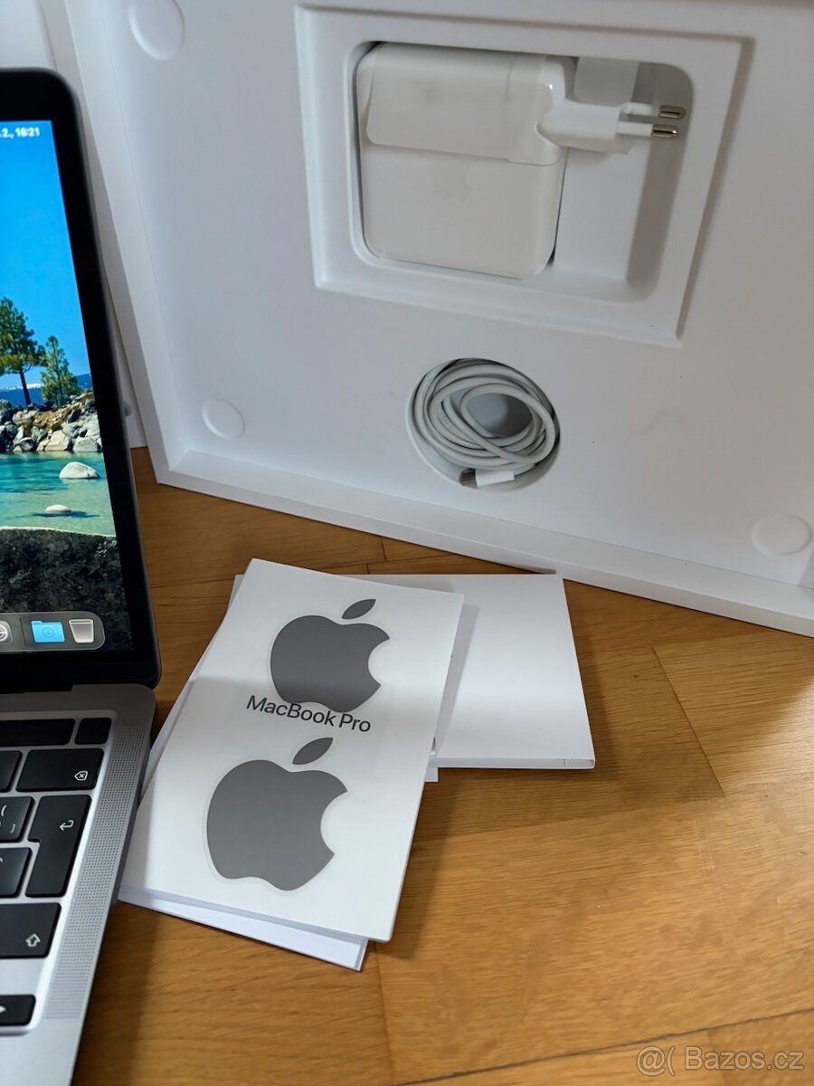 MacBook Pro M2 (16 GB RAM, 1 TB SSD), pěkný stav - 2