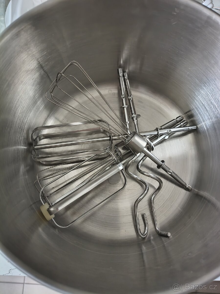 Prodám kuchyňského robota - 2