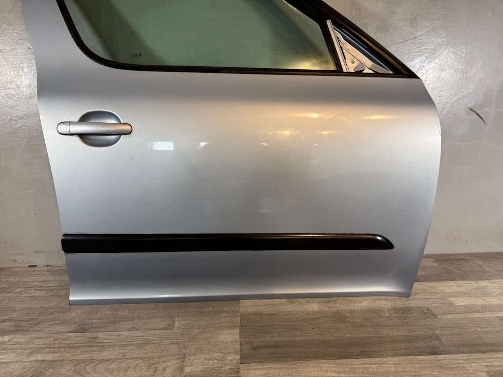 ŠKODA YETI - 5L - 2009-2012 - dveře PP - 9452 - 2