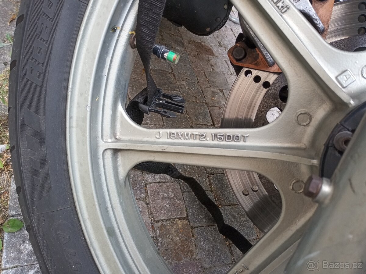 Přední kolo Kawasaki - 2