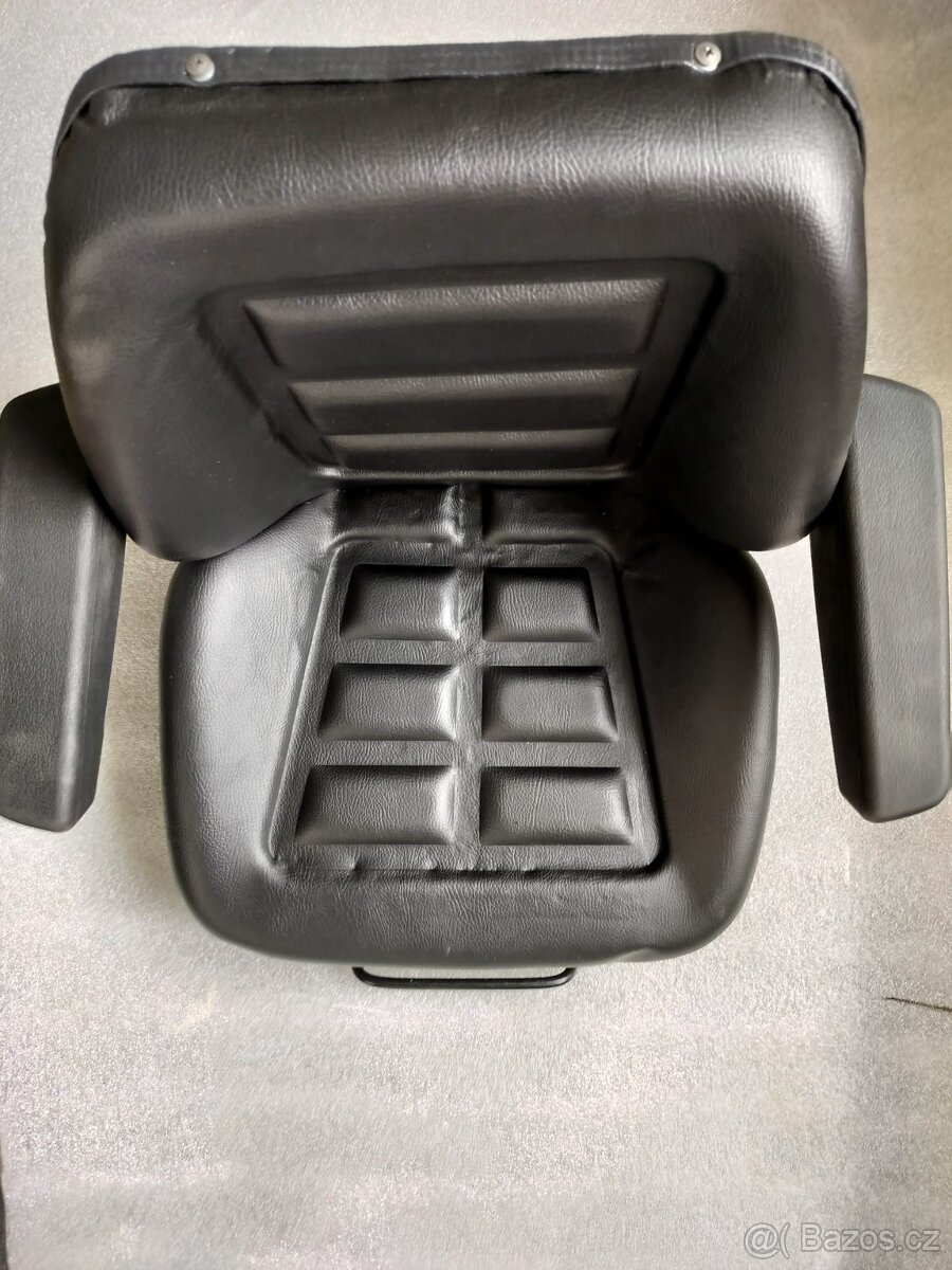 Vyhřívaná sedačka pro jeřáby s opěrkami, 24V - 2