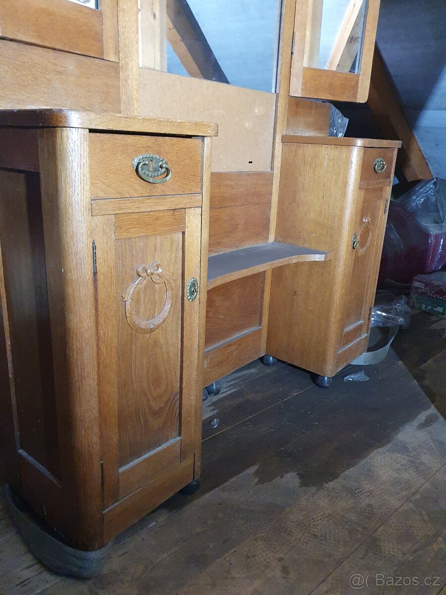 Toaletka se zrcadlem - 2