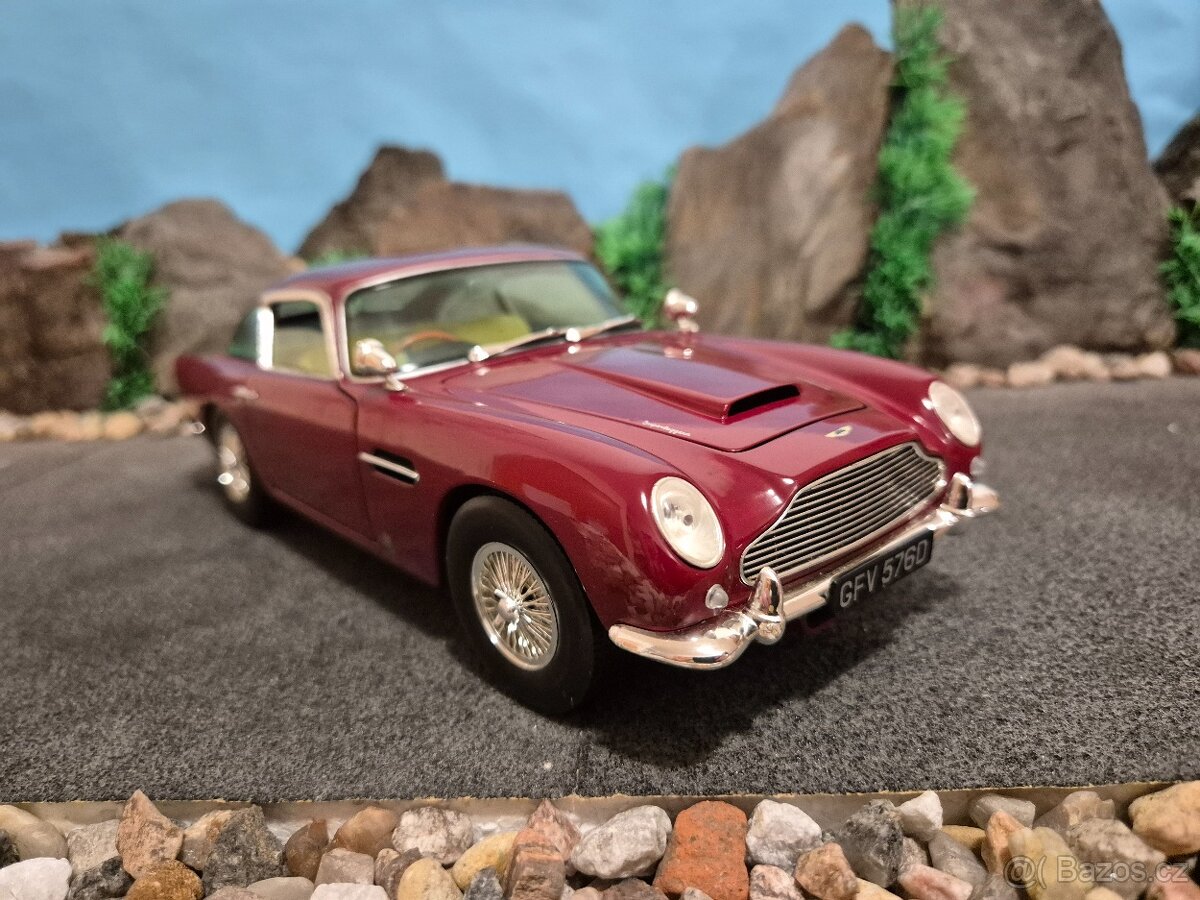 Prodám model 1:18 Aston Martin DB5 - 2