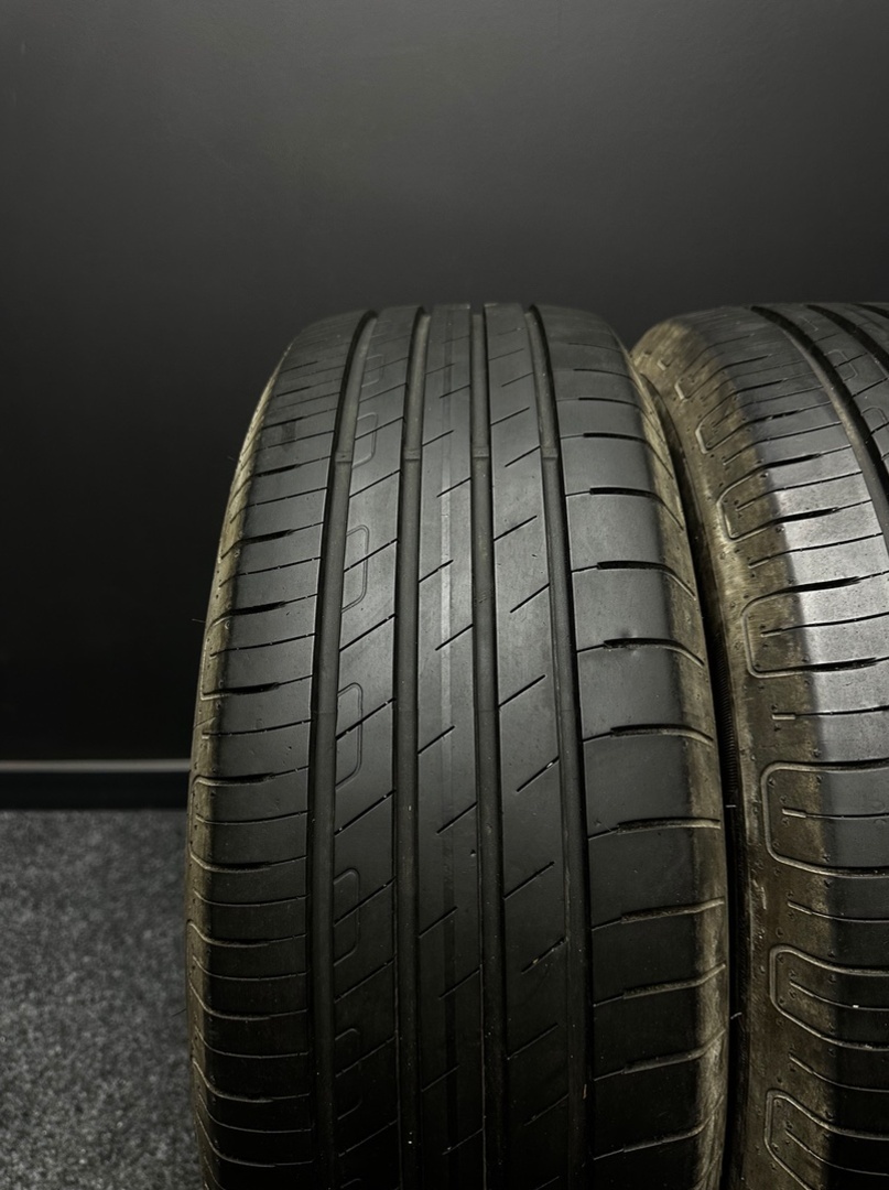 Sada pneu GoodYear 215/60/17 96H - 2