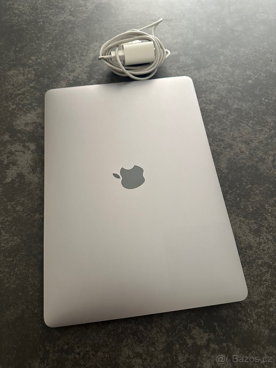 MacBook Pro 13" 2017, TOP stav - 2