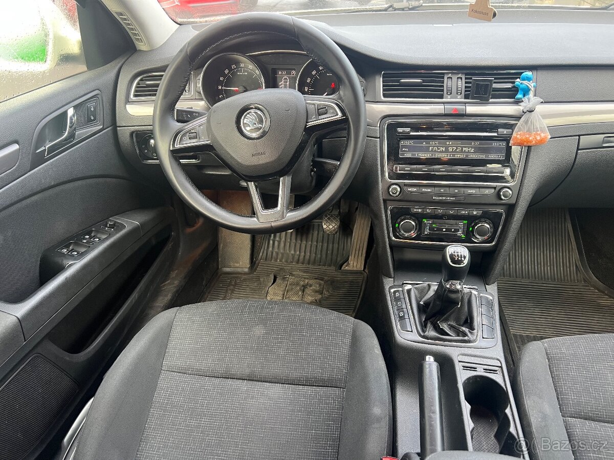 Škoda Superb 2015 - polep Bolt - 2