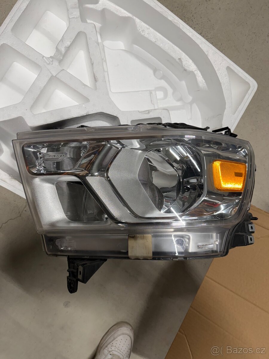 Přední světla Dodge Ram 2019 - 2