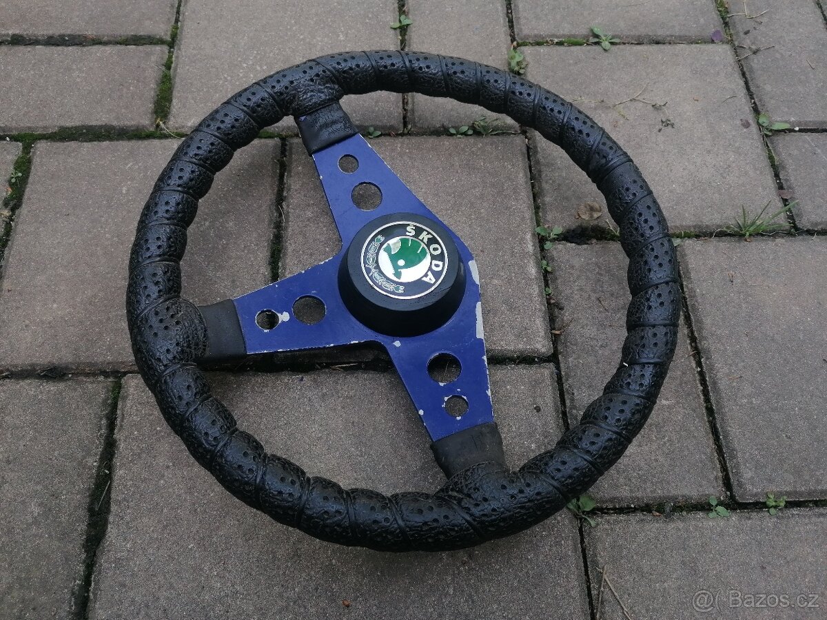 Predám športový volant Škoda - 2