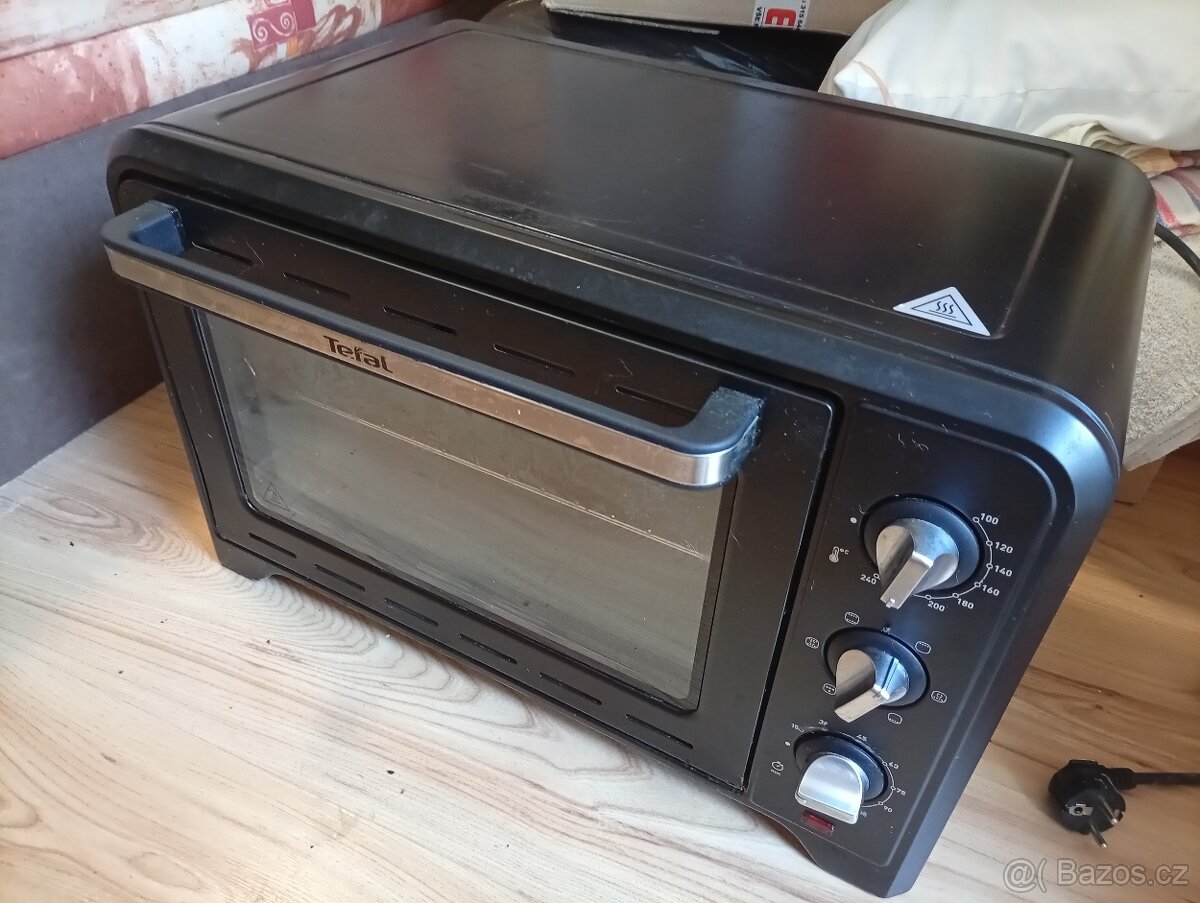 Prodej trouby Tefal za 300,- Kč - 2