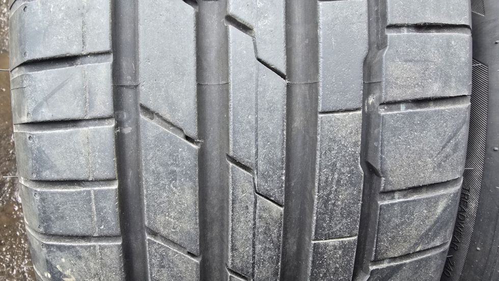 Letní pneu 225/55/17 Hankook - 2