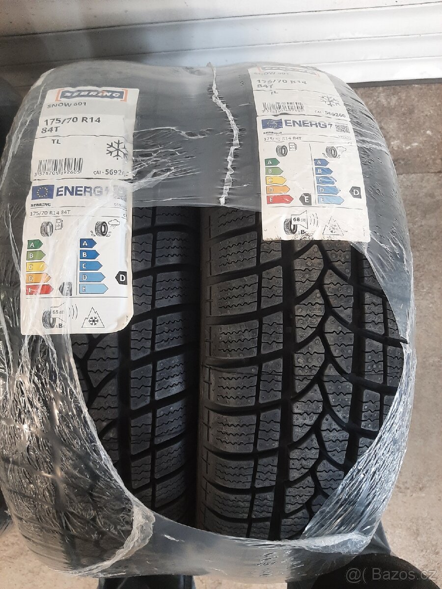 Prodám nové zimní 175/70r14 - 2