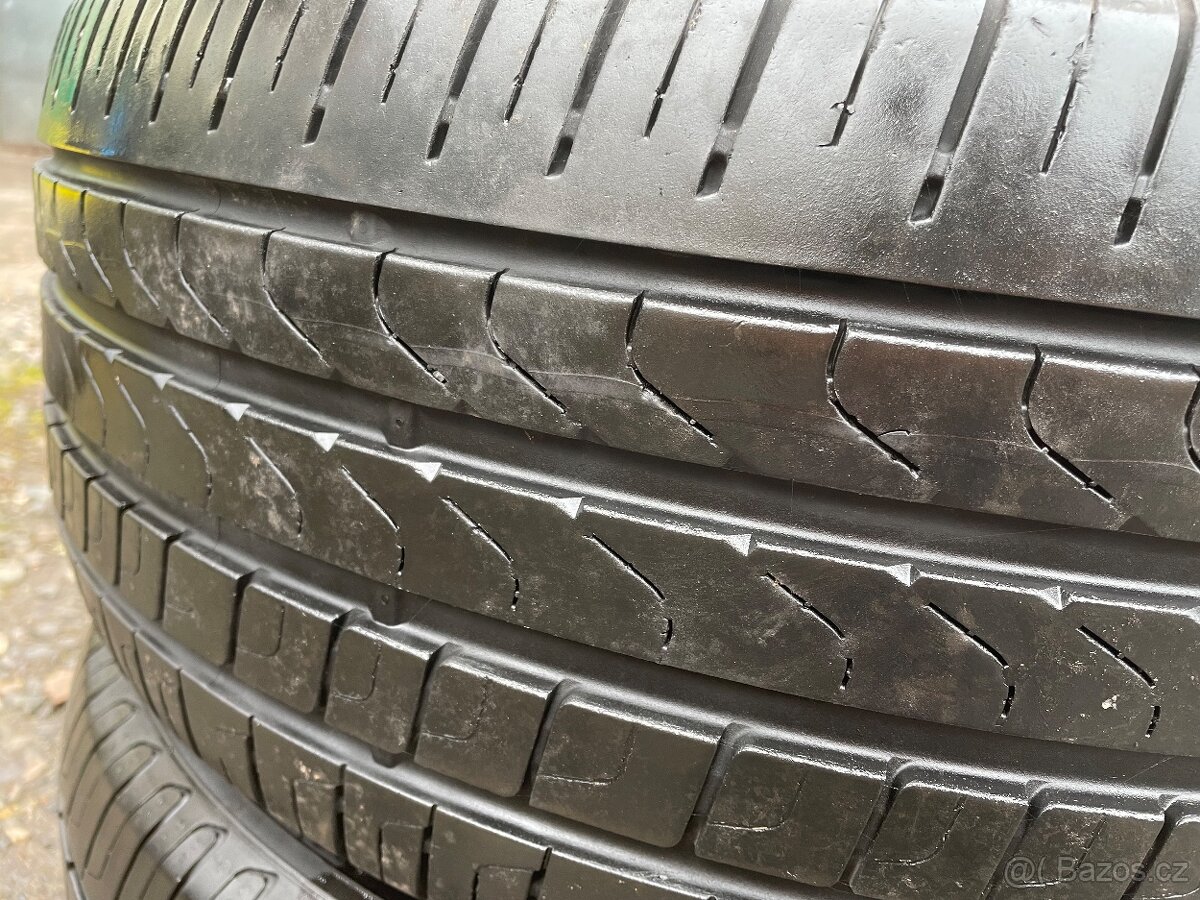 2 ks letní pneu Pirelli 235/55R18 - 2
