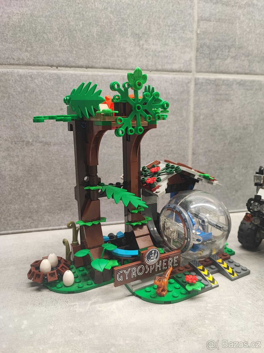 Lego Jurassic World 75929 - Útok Carnataura + přebytky - 2