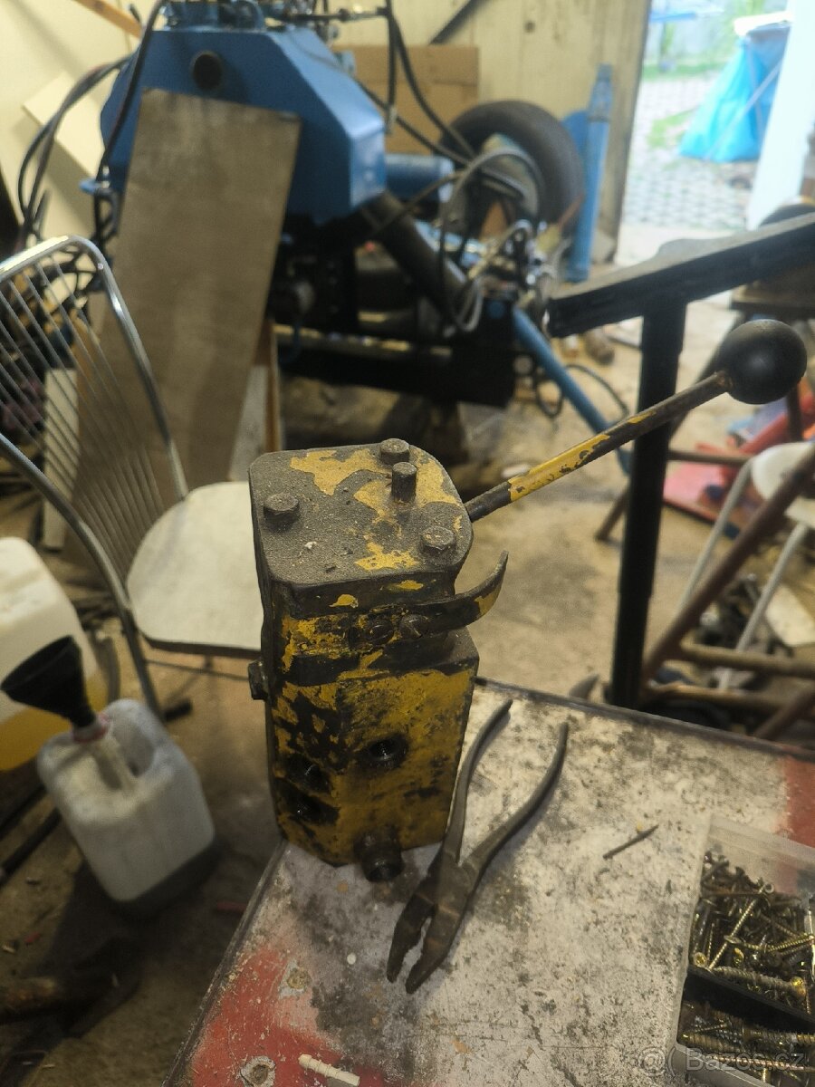 Hydraulický rozvaděč - 2