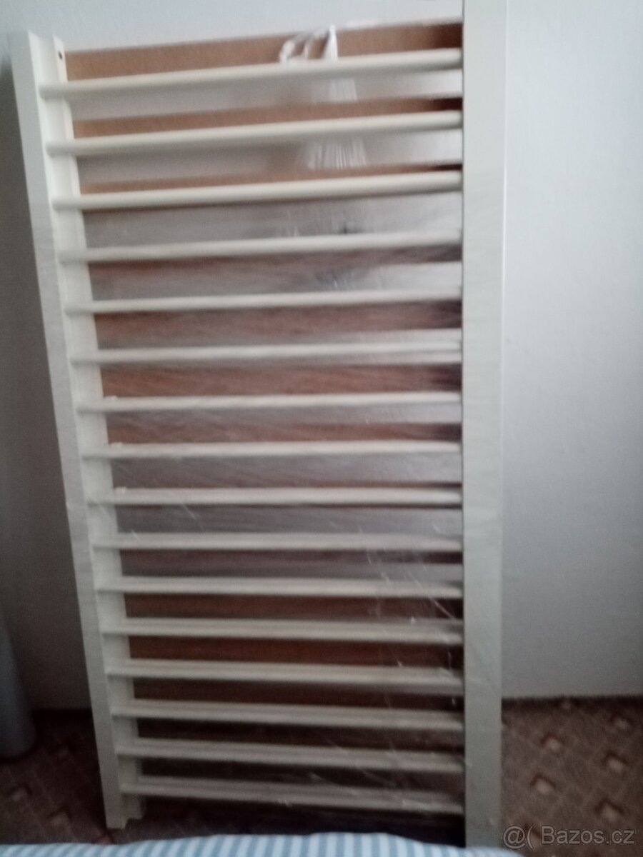 Postýlka s matrací,prostěradla,povlečení a mantinel - 2