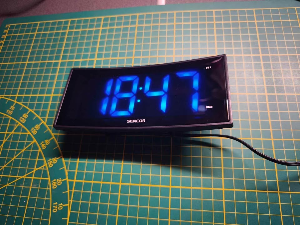 Digitální hodiny/budík Sencor - 2