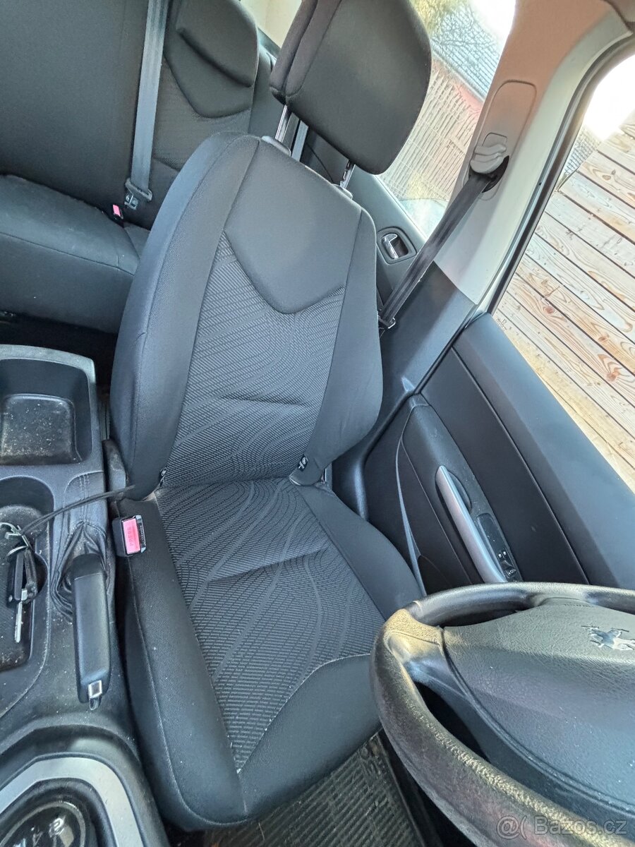 Peugeot 308 interiér - 2