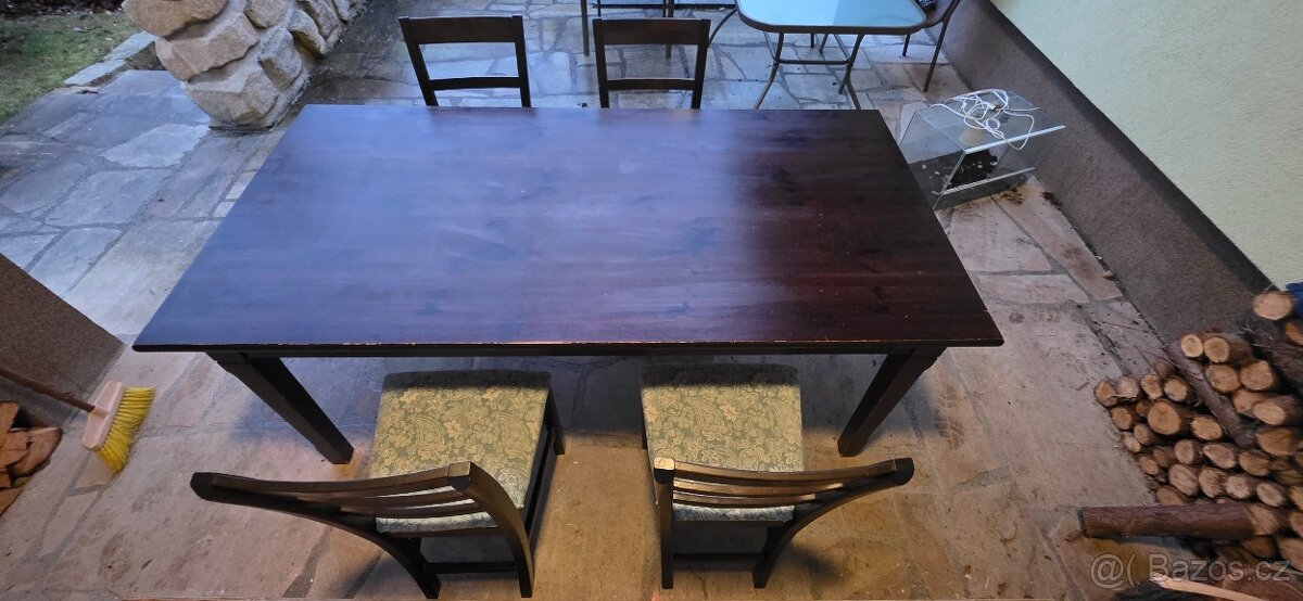 Jídelní stůl a čtyři židle - 2