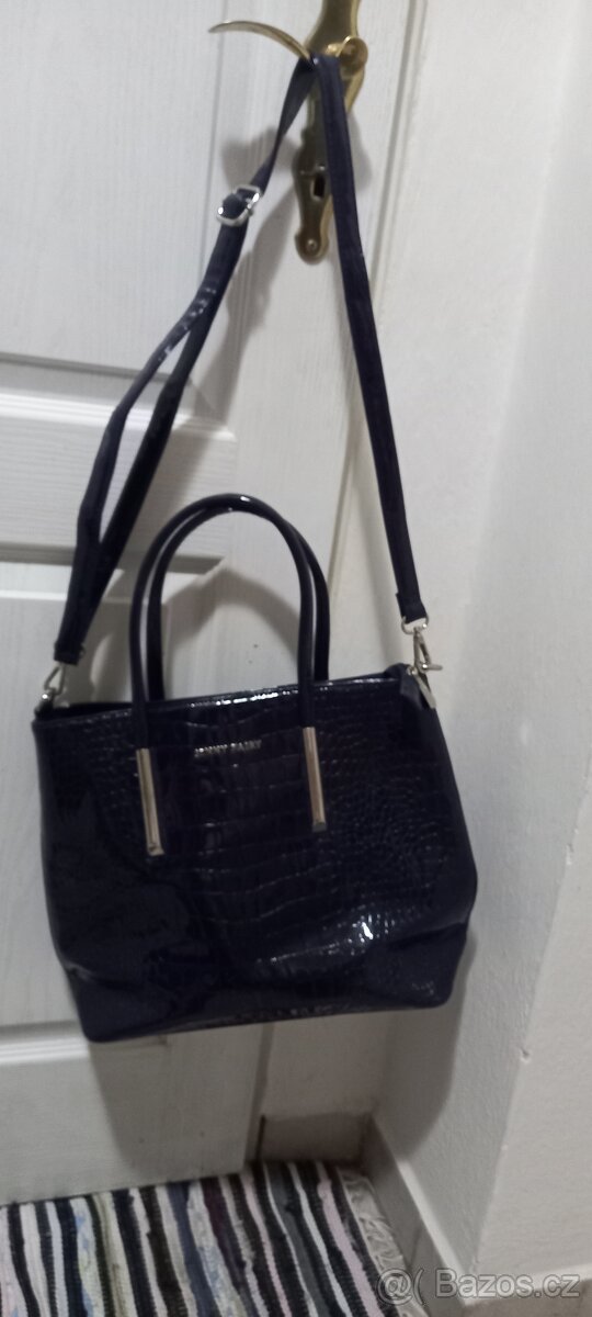 Nová tmavě modrá kabelka - 2