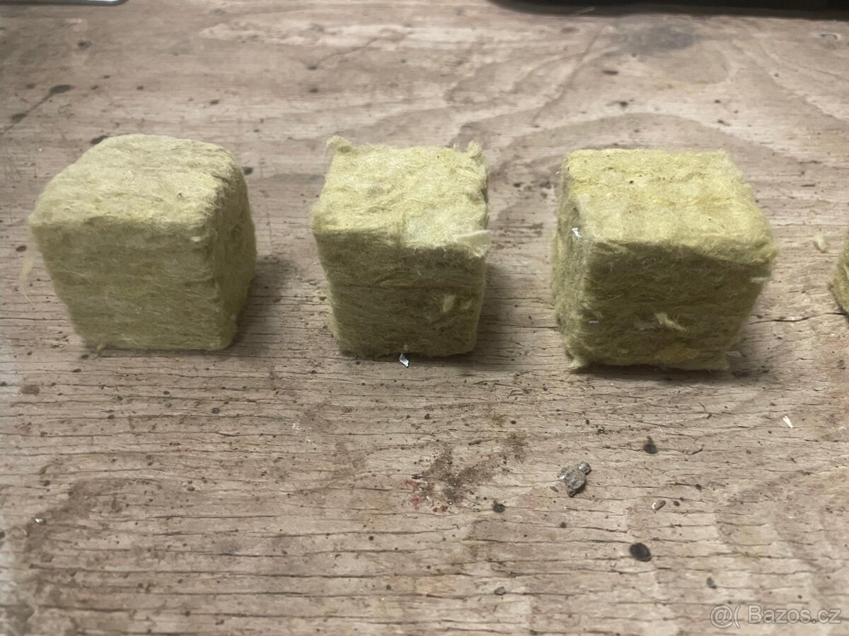 Rockwool sadbovací kostka 40x40 mm bez díry - 2
