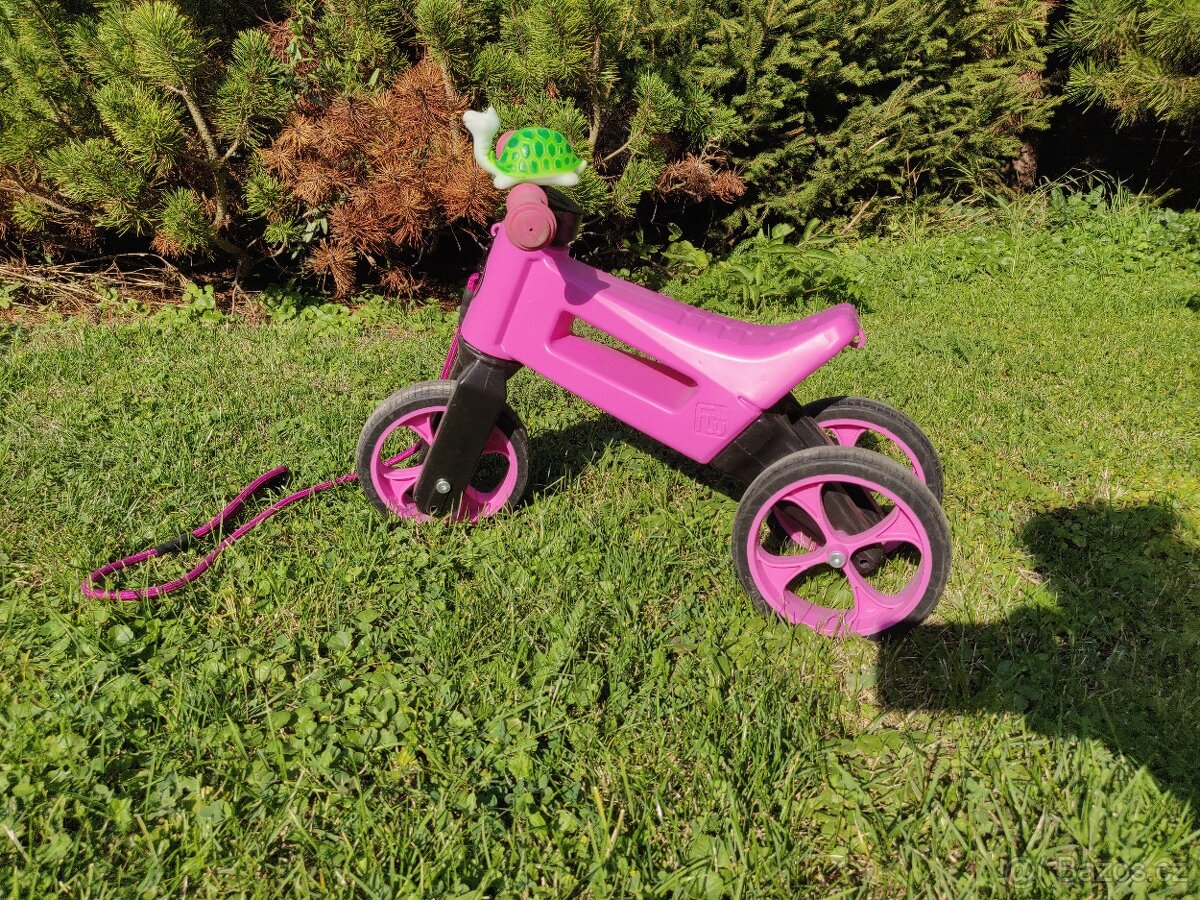 Růžové odrážedlo s vodítkem - 2