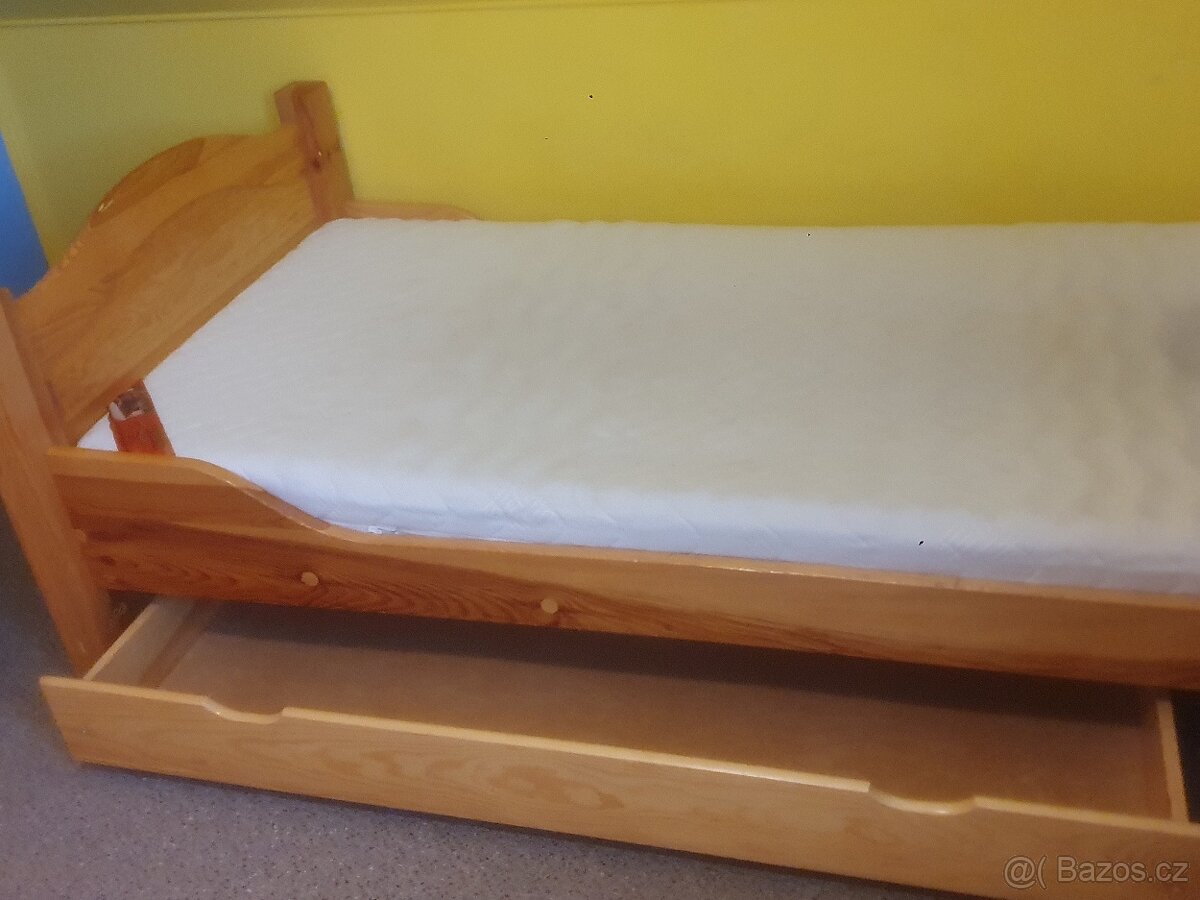 Postel z masivu 200x90cm - 2