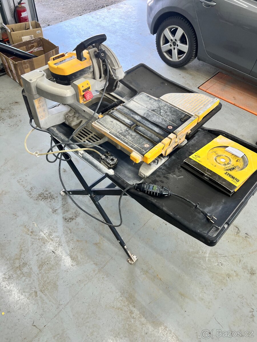 Řezačka na obklady a dlažbu dewalt - 2