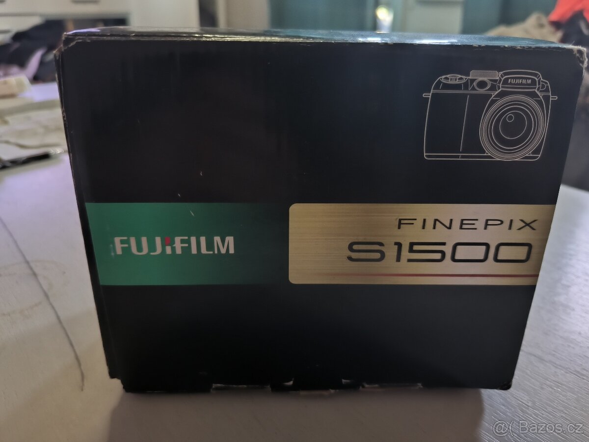 Fuji FinePix S1500 - 2