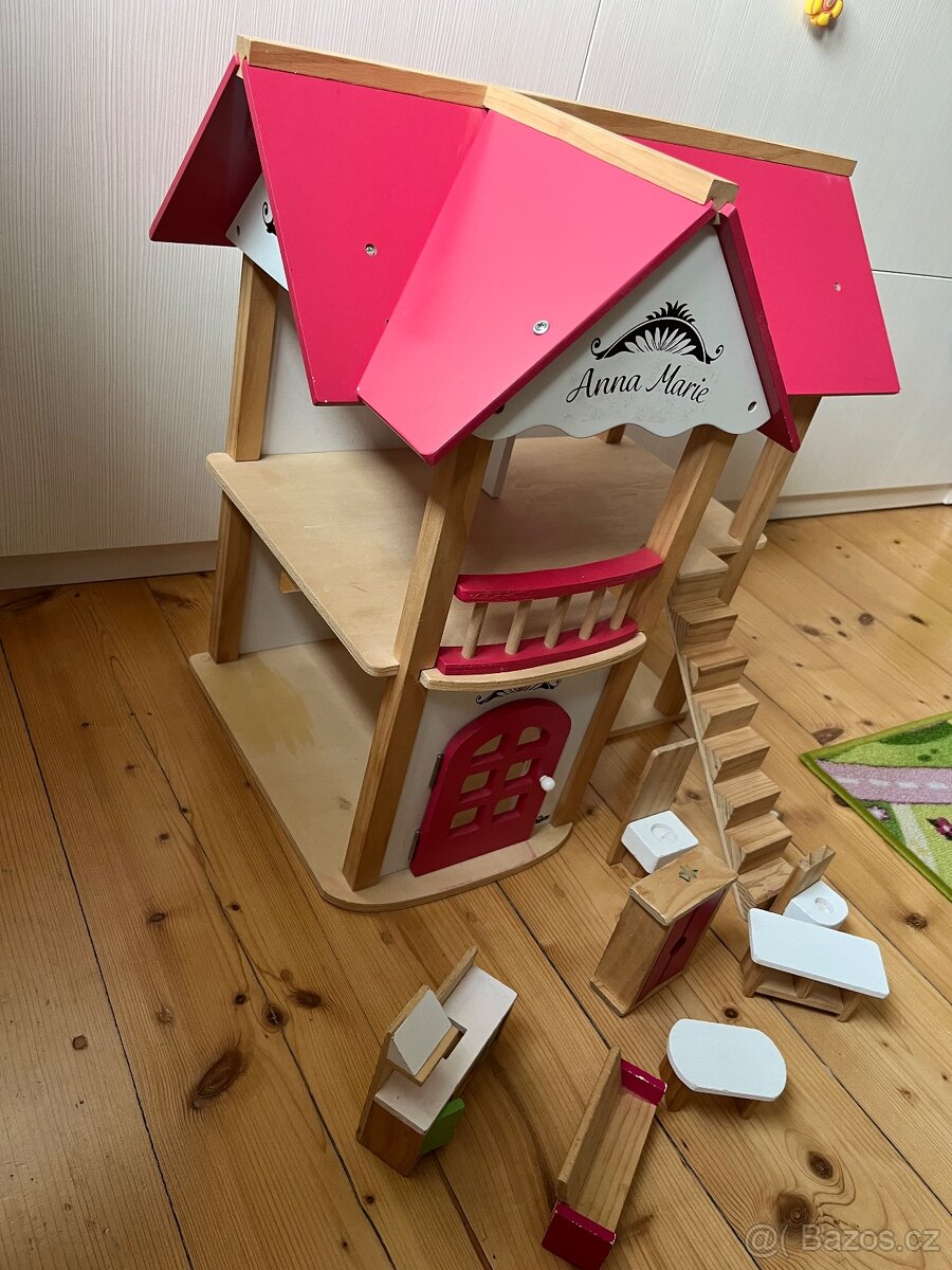 Dřevěný domeček pro panenky - 2