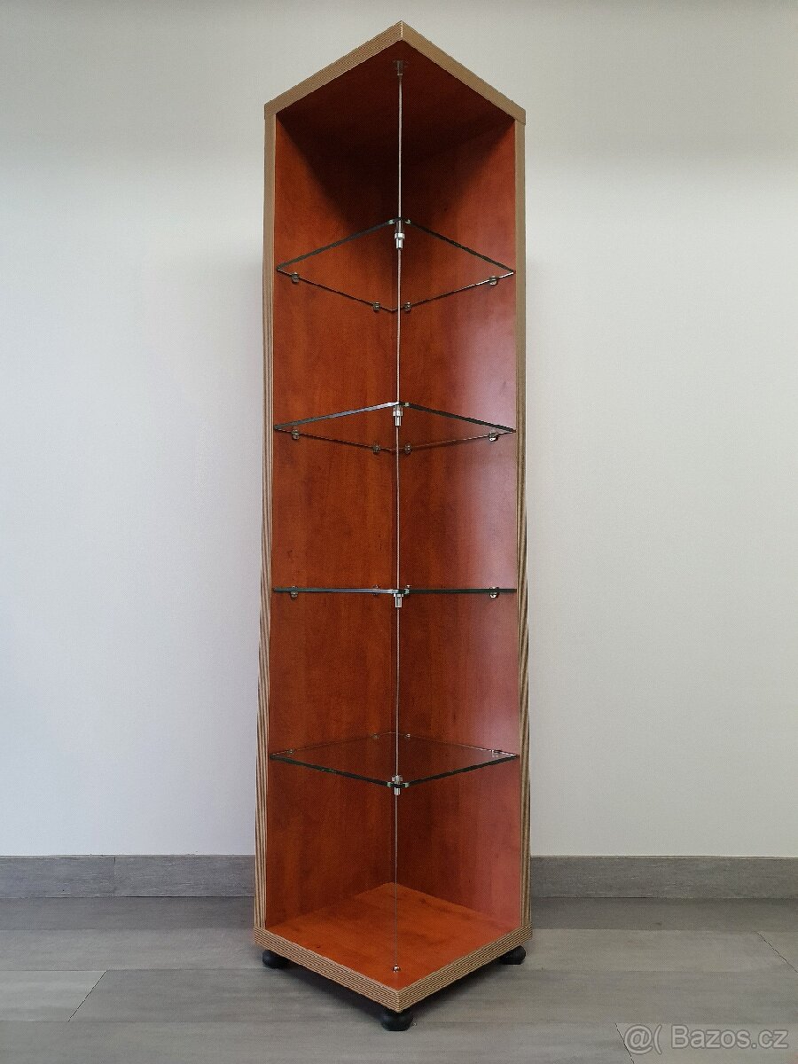 Výstavní, rohová policová vitrína - 2