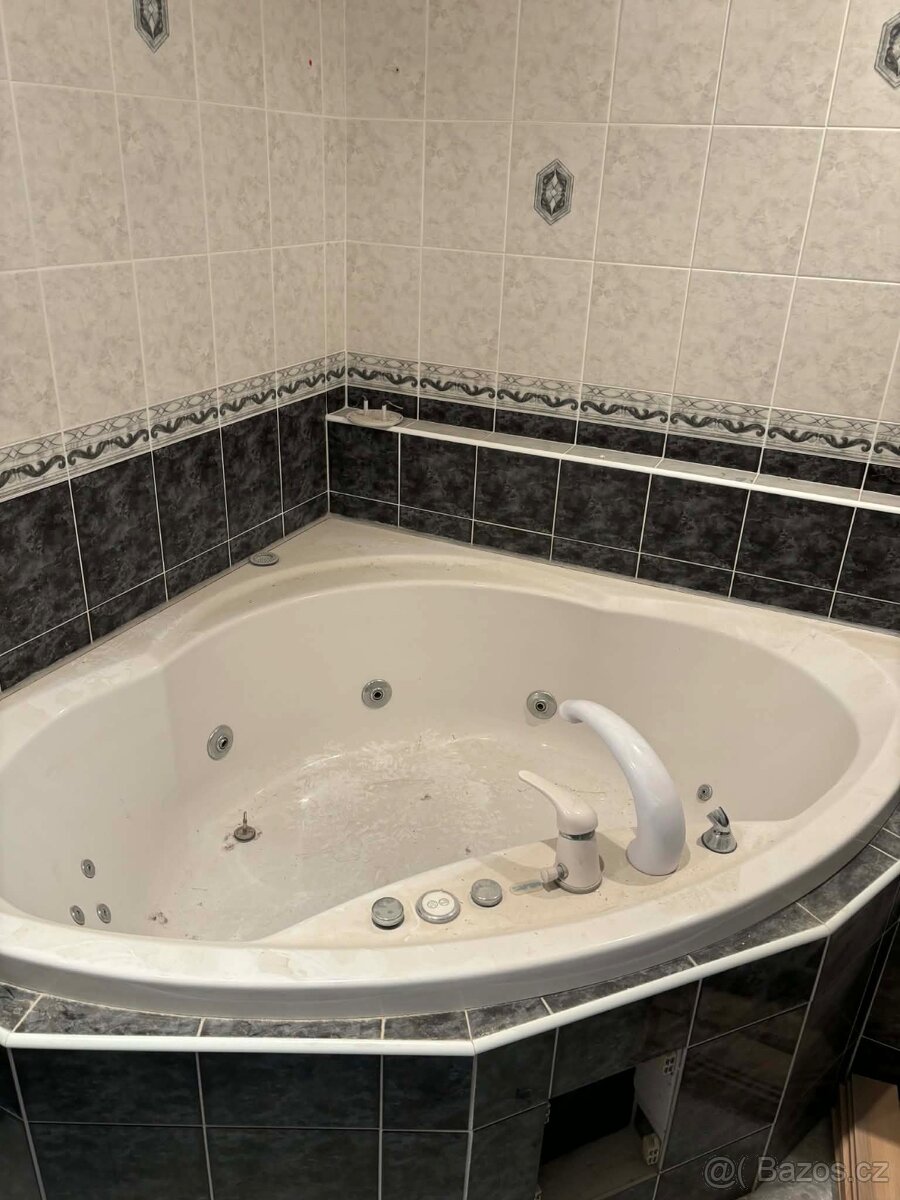 Rohová vana s tryskami - 2