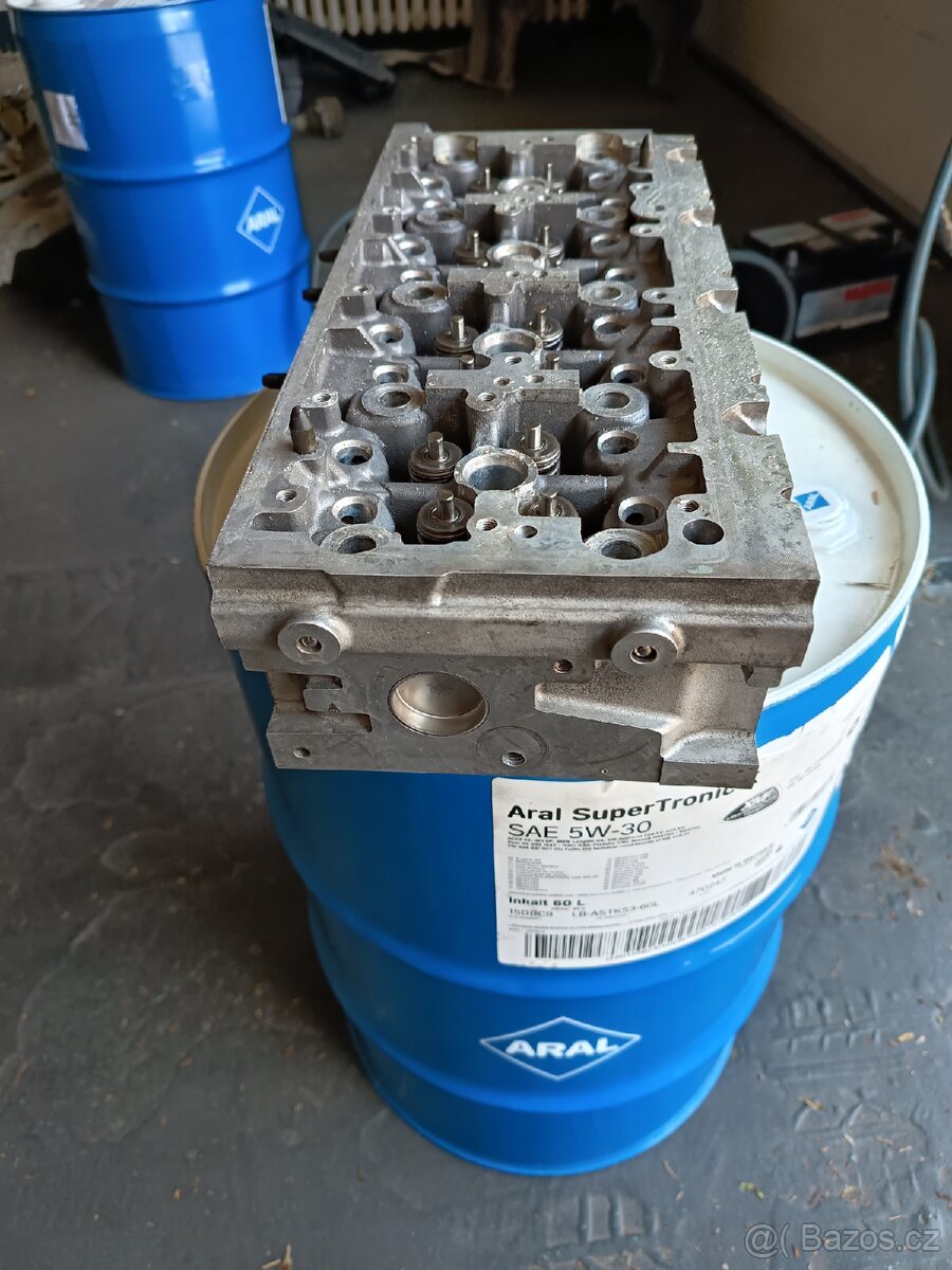 Hlava válců VW 1.6 TDI 04L103064F - 2