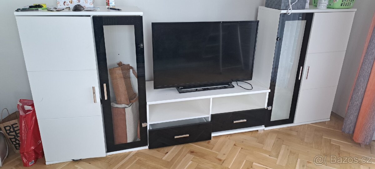 Obývací stěna - 2