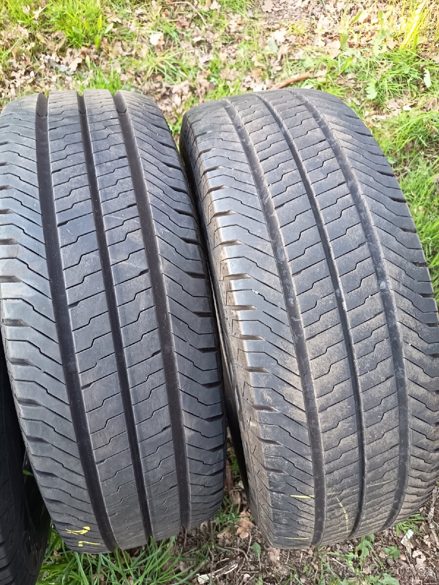 Pneu 215/65/16 C - 2