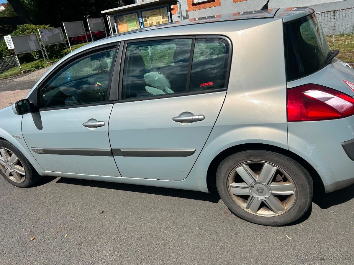 Renault Megane 2 hatchback 1.9DCI - 2