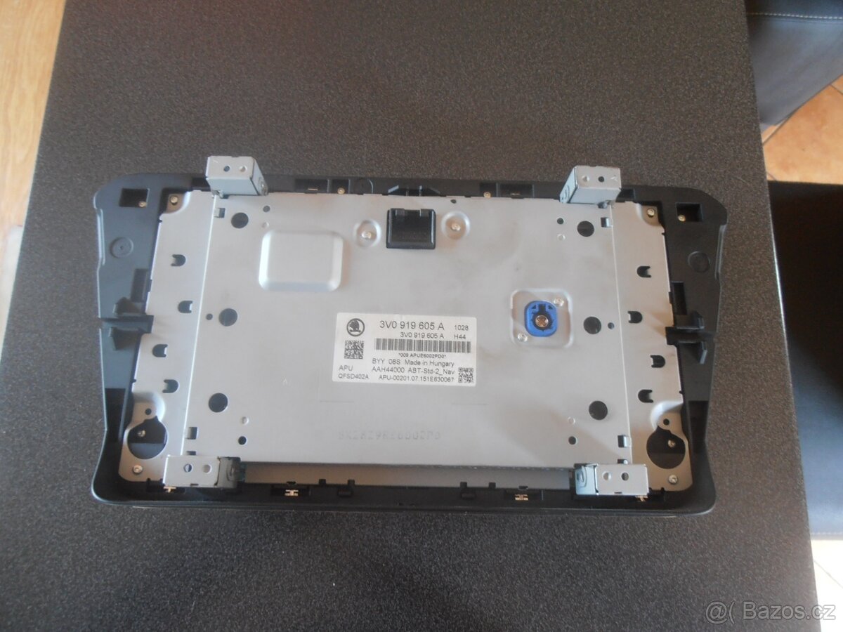 3V0 919 605 A Display navigace Superb 3 - 2