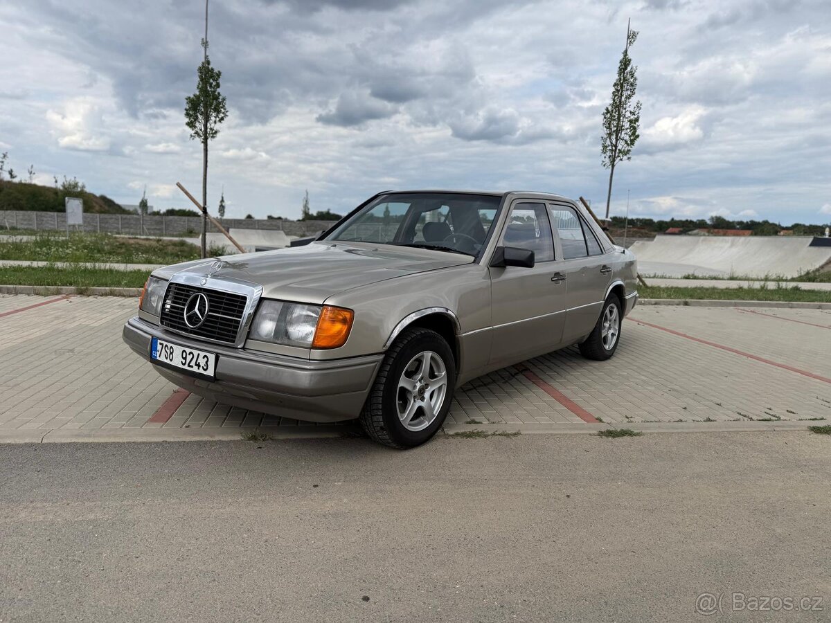 Mercedes-Benz W124 200D - 2