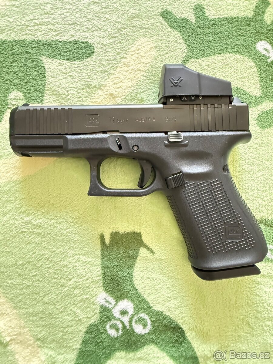 Glock 19 Gen 5 MOS+trezor s příslušenstvím - 2