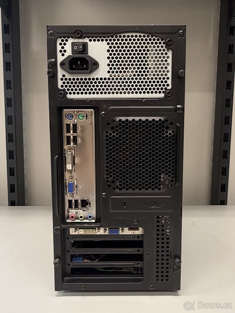 PC skříň Fractal Design Core 1000 bez disku - 2