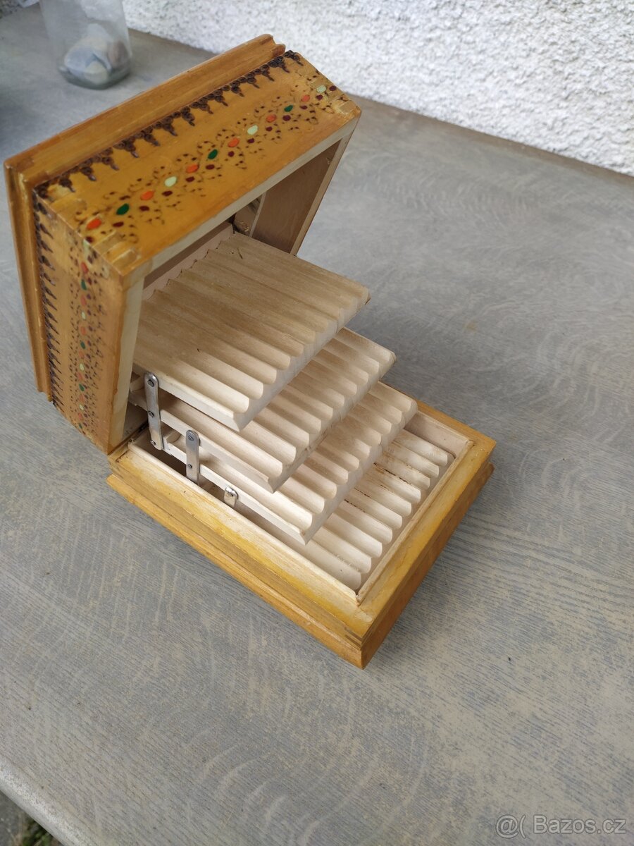 Retro krabička na cigarety - 2