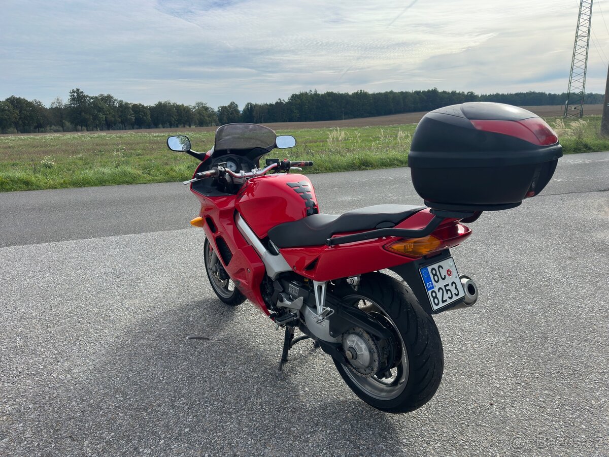 Honda VFR 800Fi - 2